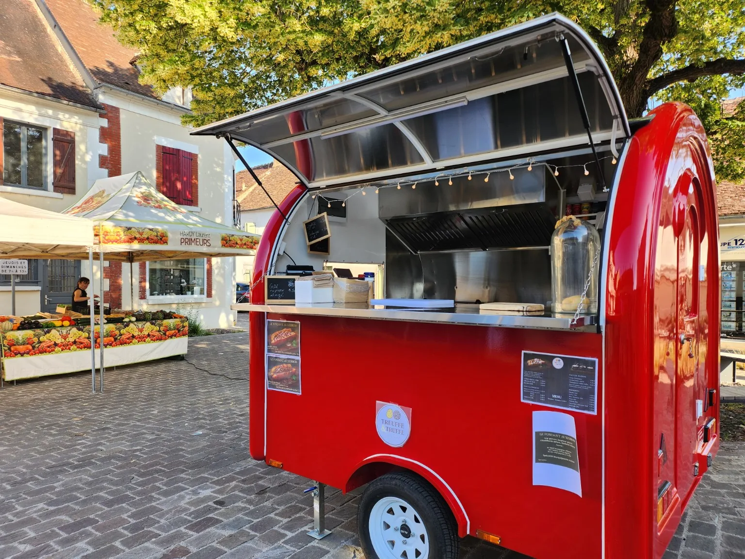 Le foodtruck rouge Treuffe & Truffe