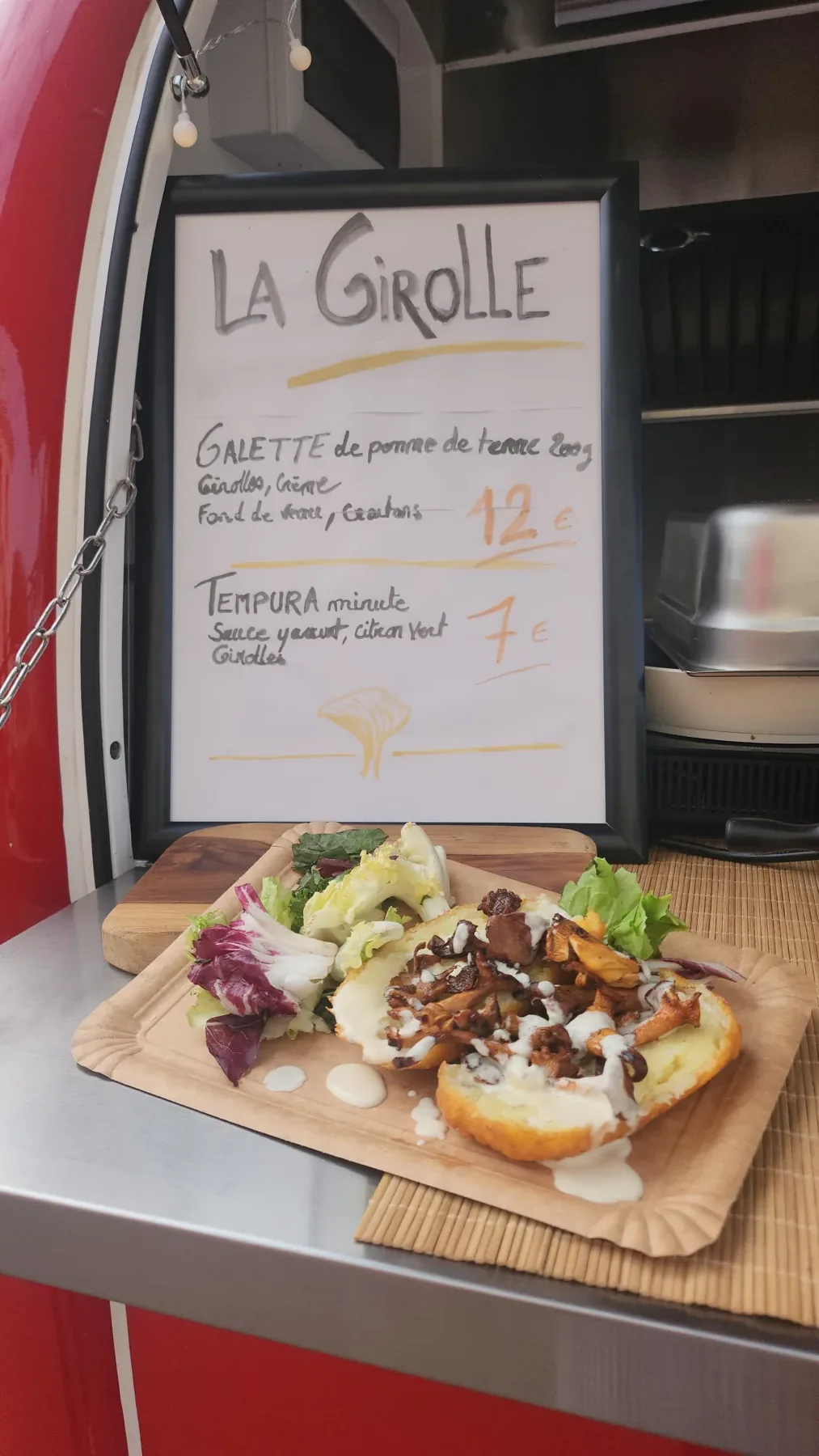 Galette de pommes de terre garnie de girolles, une suggestion de saison